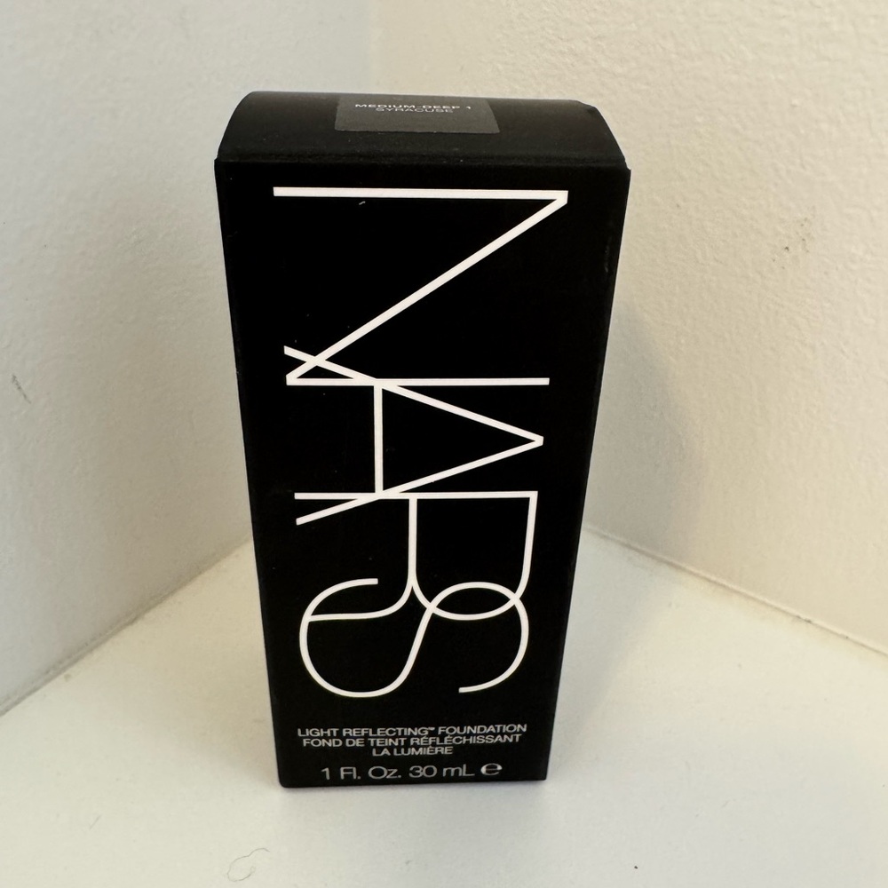 NARS Light Reflecting Foundation 1oz -  MEDIUM-DEEP 1 w/NARS Bronzer-Laguna